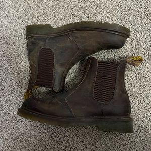 Dr. Marten Chelsea boots